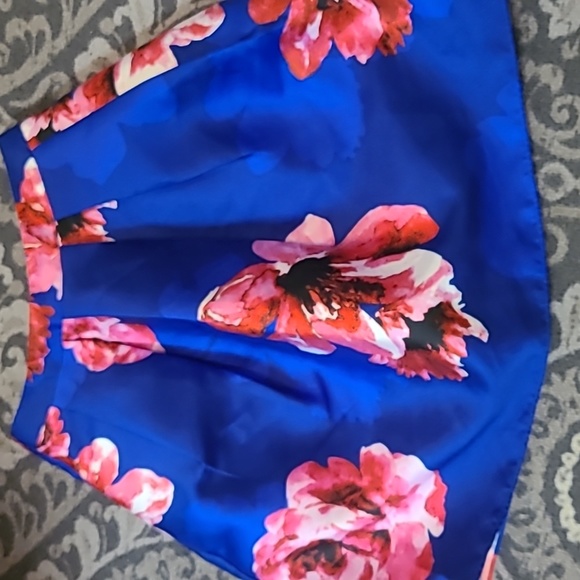 Women's sz 1 floral skirt - Picture 2 of 8